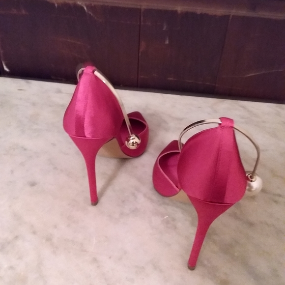 Lemon Drop Heels - Picture 3 of 11